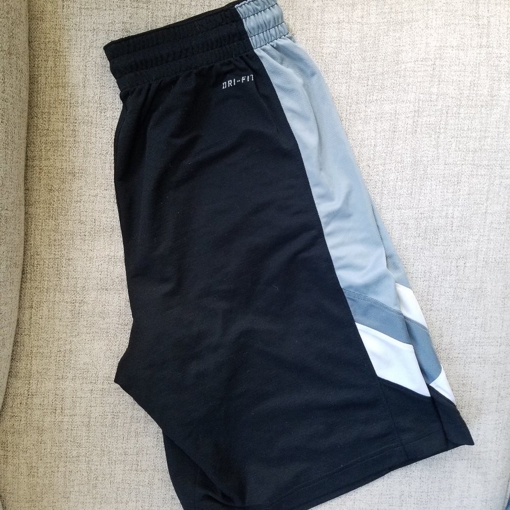 Men's basketball shorts